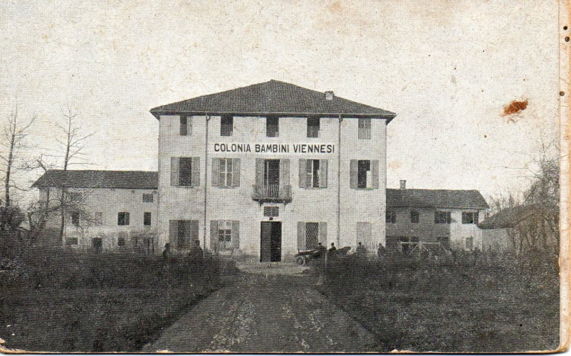Colonia per i bambini viennesi allestita presso Villa Levi, a Reggio Emilia, 1920 (24emilia.com)