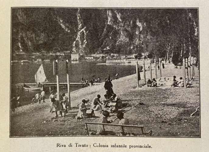Children’s holiday camp in Riva del Garda (TN), early 1920s (<i>School holiday camps in Italy in 1924</i>, Istituto Poligrafico dello Stato, Rome 1925)